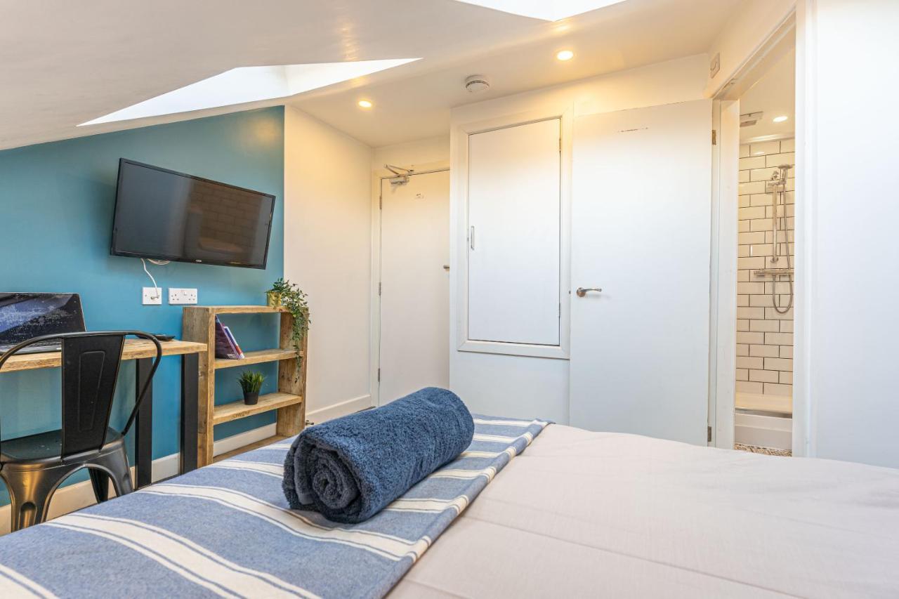 Stylish 5-Bed Home, Each With En-Suite And Own Tv Ковентрі Екстер'єр фото